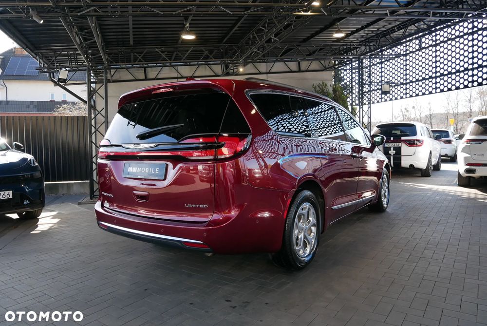 Chrysler Pacifica - 3