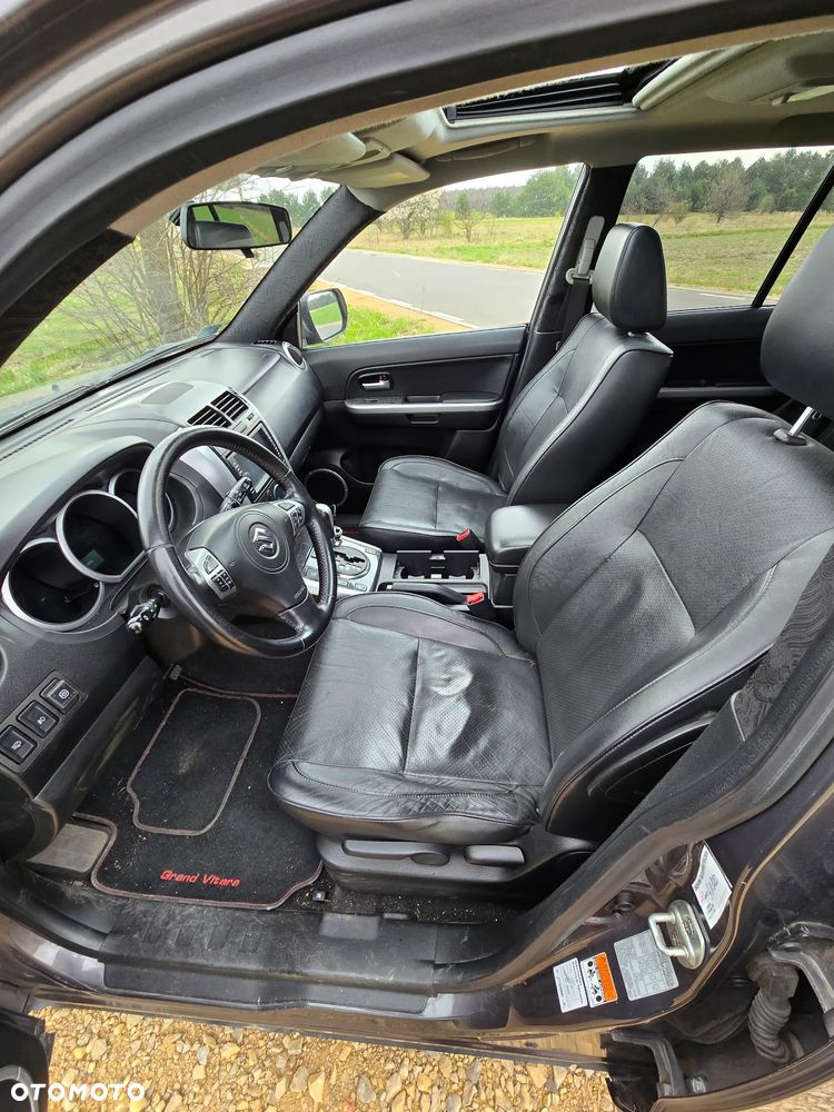 Suzuki Grand Vitara 2.4 De Luxe - 11