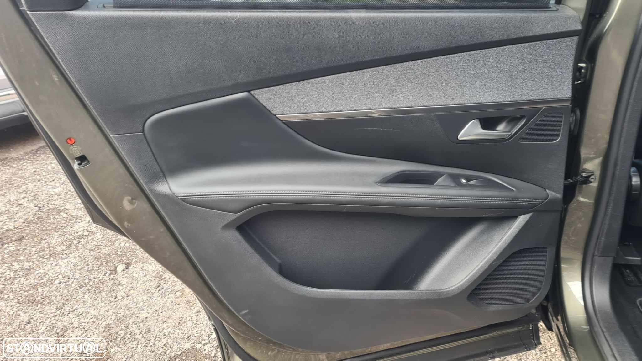 Peugeot 5008 1.5 BlueHDi Allure EAT8 - 39
