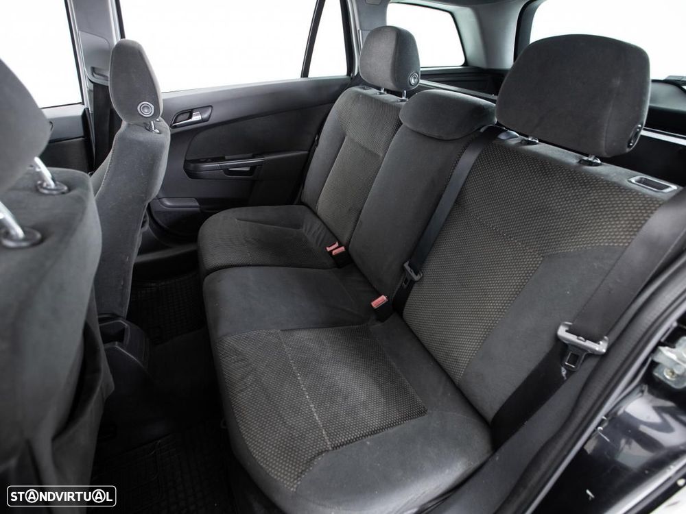 Opel Astra Sports Tourer - 9