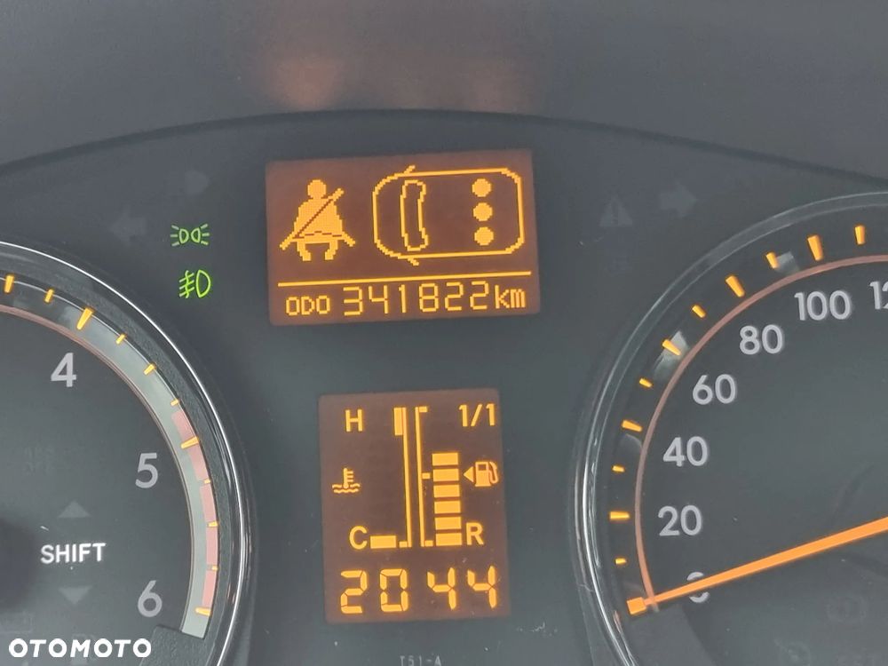 Toyota Avensis - 8
