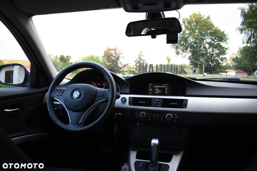 BMW Seria 3 318d - 31