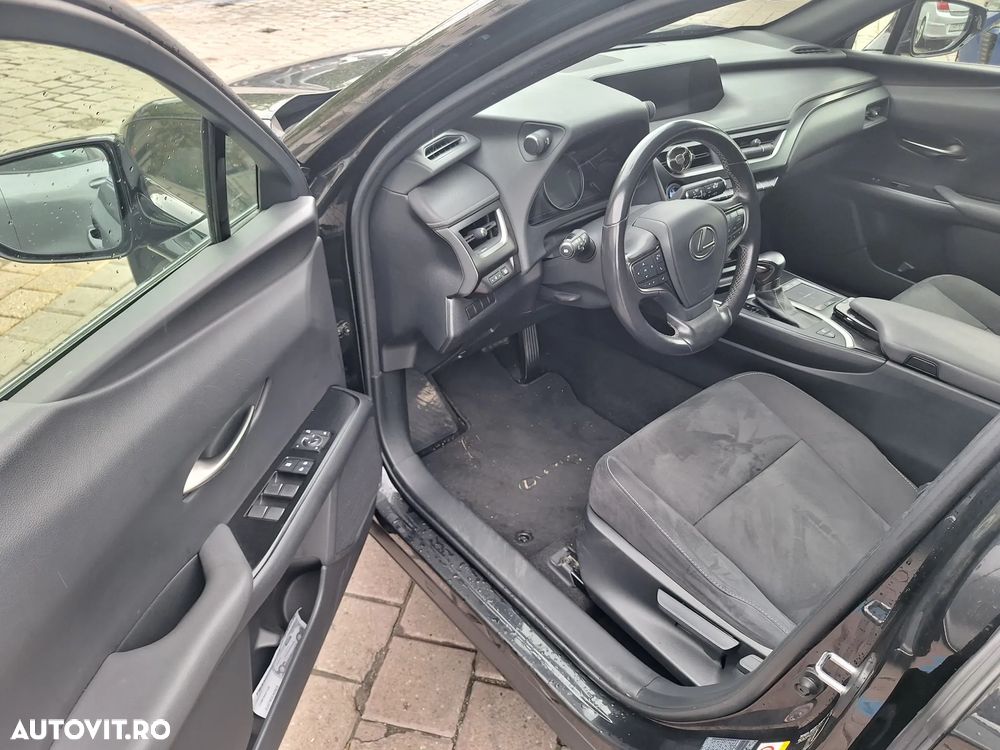 Lexus UX 250h 2.0L HEV 20H- (178 HP) 4X4 CVT Special Edition - 3