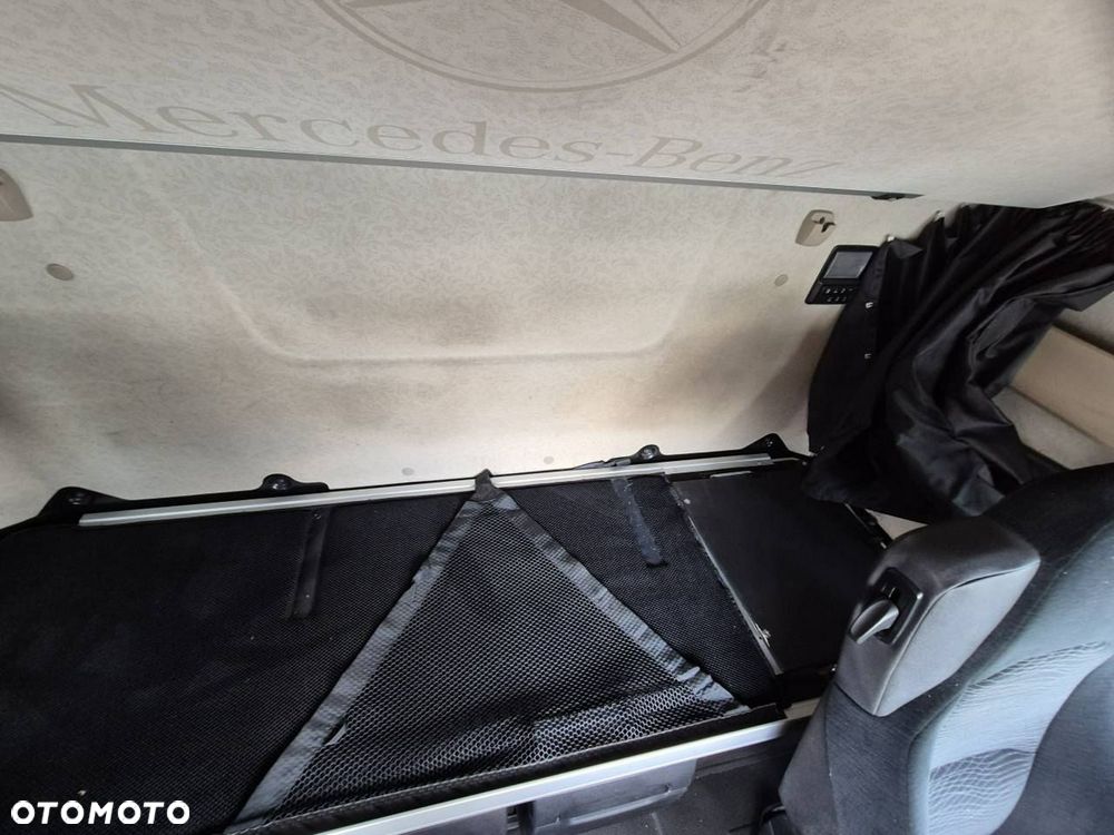 Mercedes-Benz Actros - 15