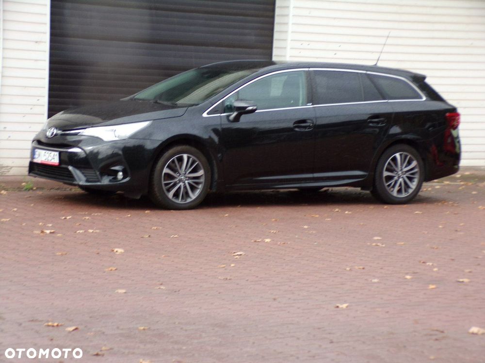 Toyota Avensis - 10