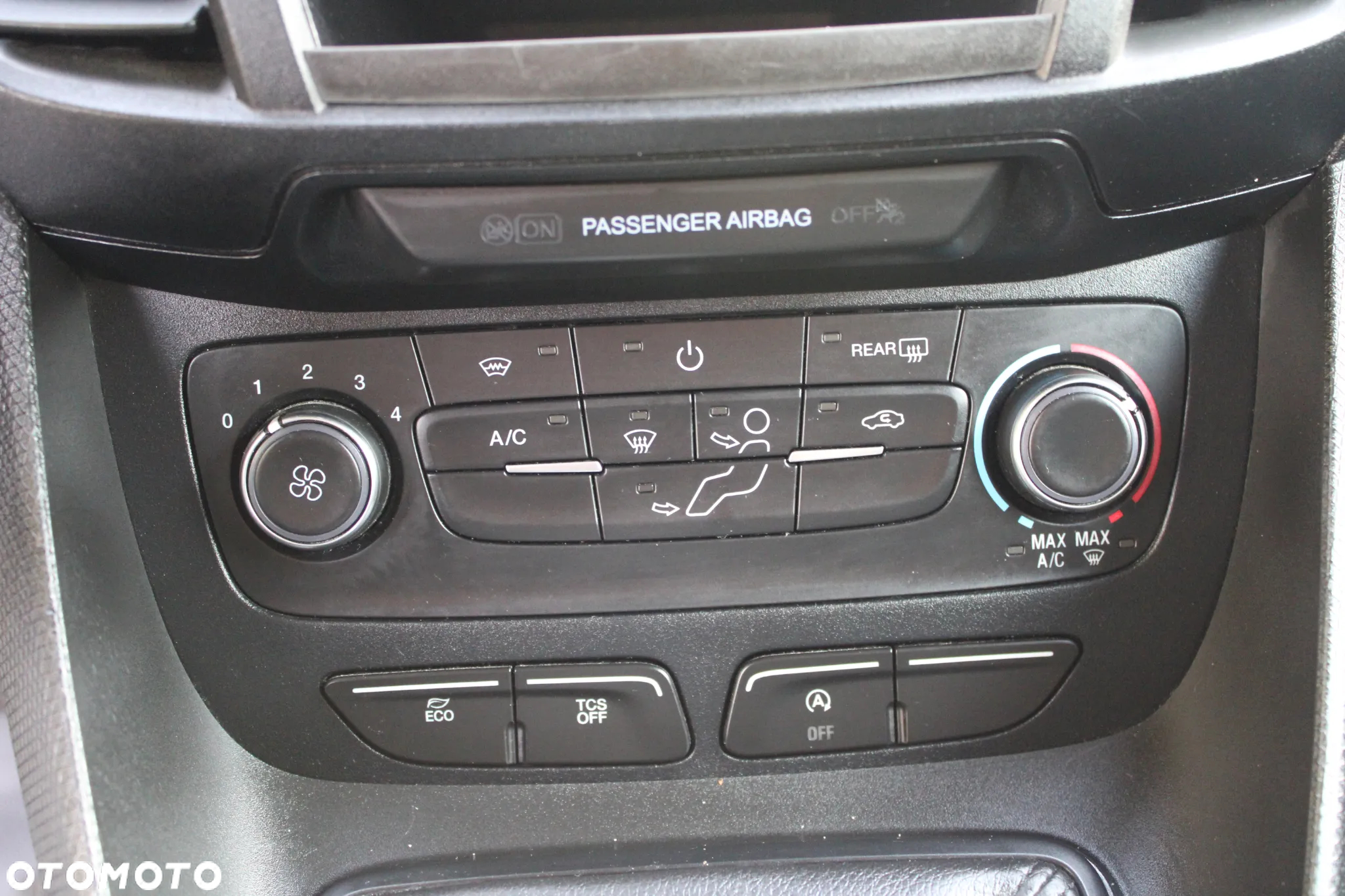 Ford TRANSIT CONNECT - 18