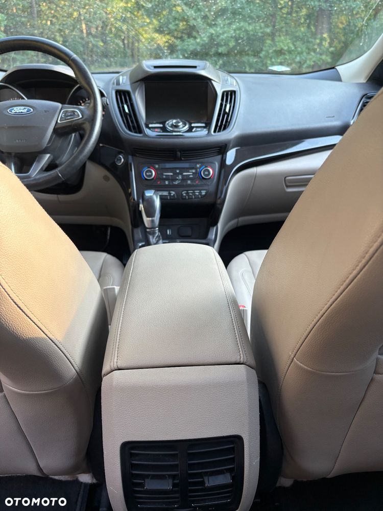 Ford Escape 2.0 EcoBoost AWD Titanium - 18