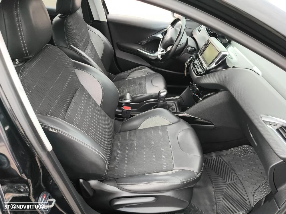 Peugeot 2008 1.2 PureTech Active - 10