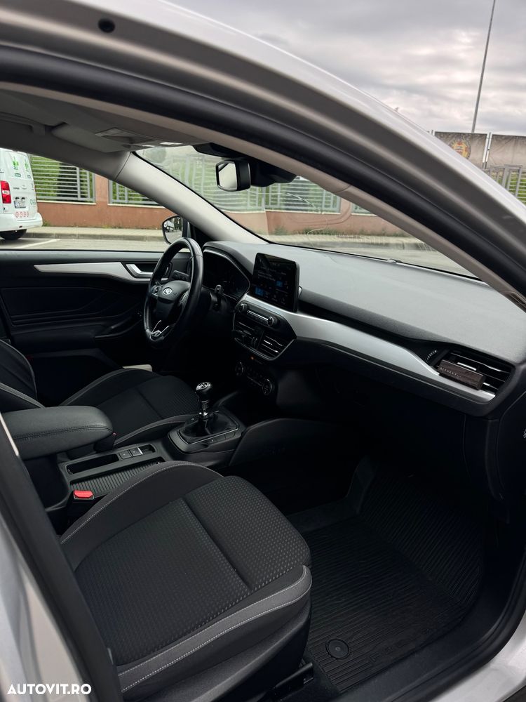 Ford Focus - 12