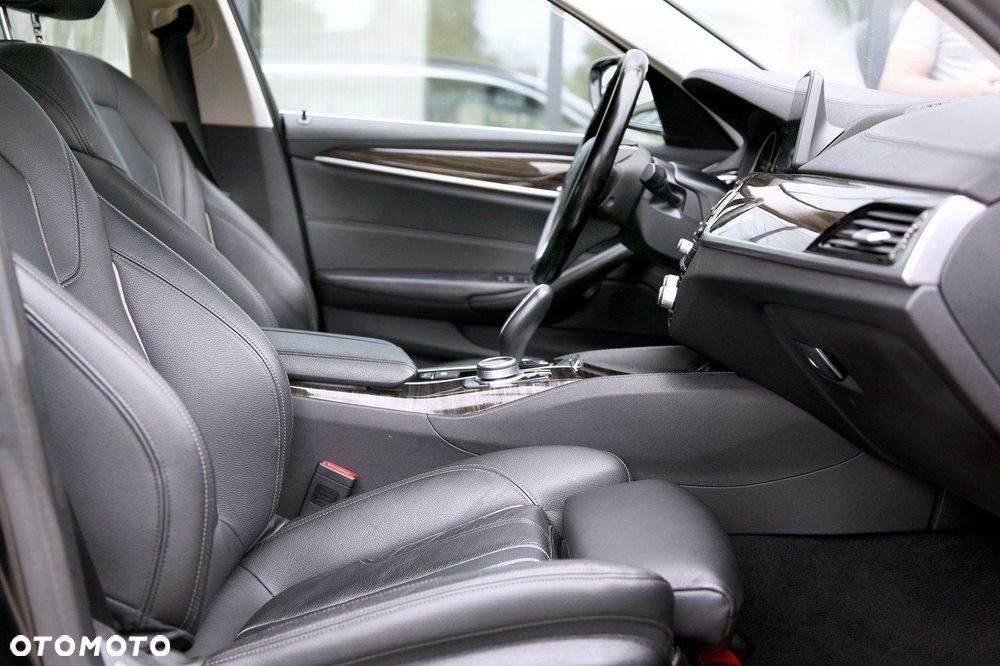 BMW Seria 5 520d xDrive Luxury Line - 14