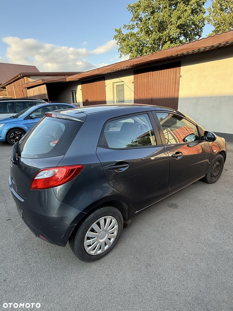 Mazda 2 - 6