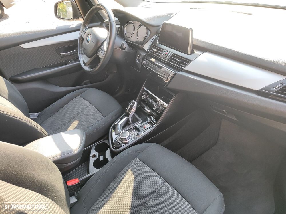 BMW 216 Gran Tourer d Auto - 12