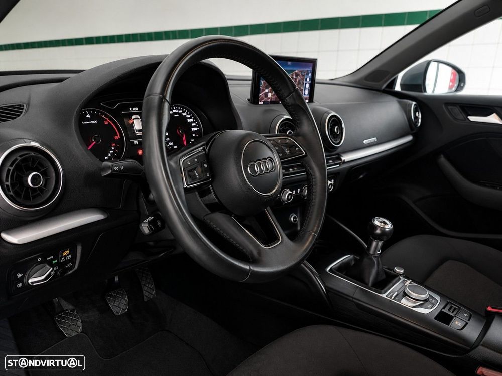 Audi A3 Sportback 1.6 TDI Design - 19