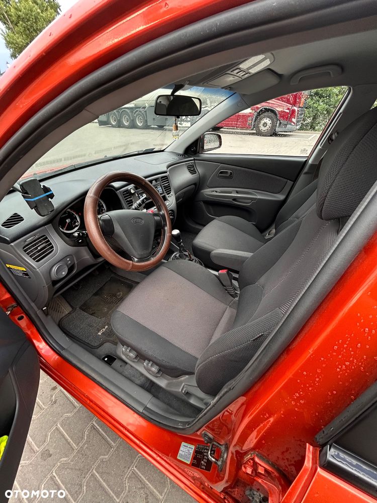 Kia Rio - 9