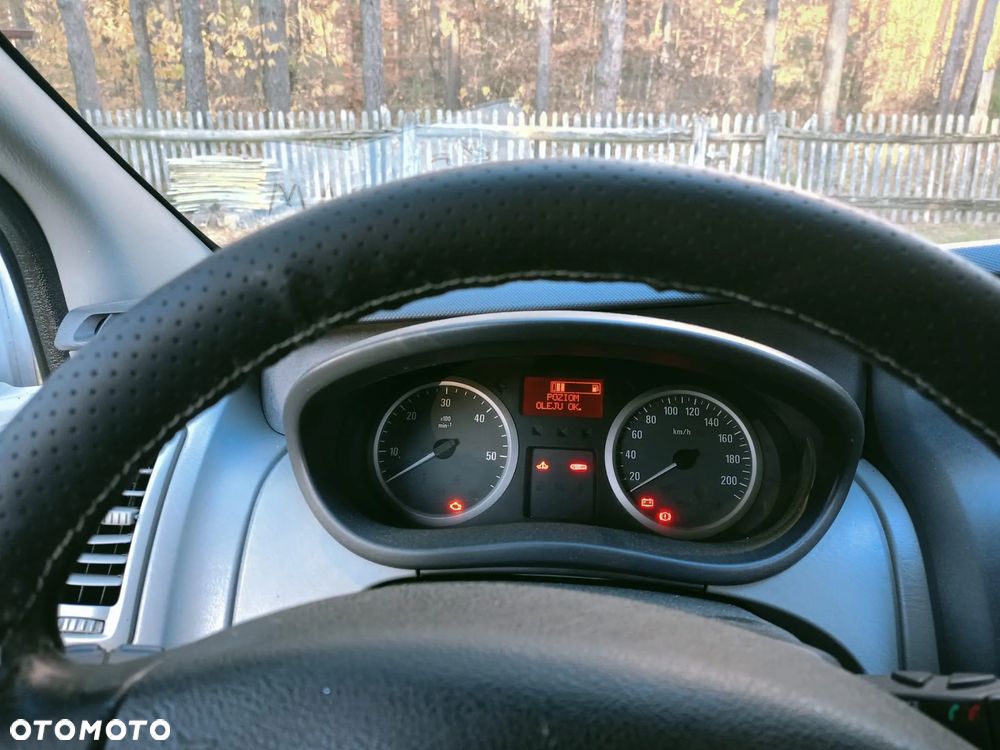 Opel Vivaro - 8