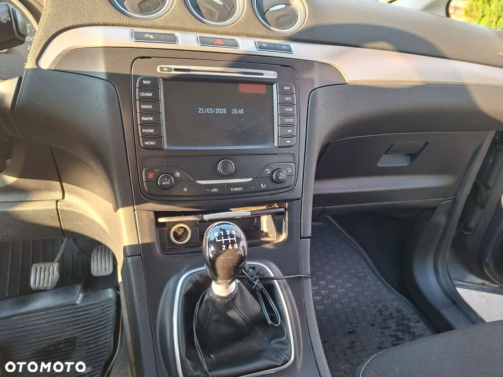 Ford Galaxy 2.0 TDCi Ghia - 12