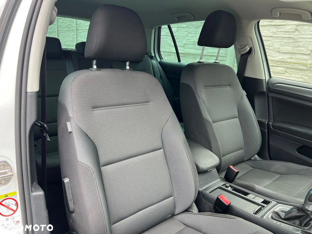 Volkswagen Golf e-Golf - 12