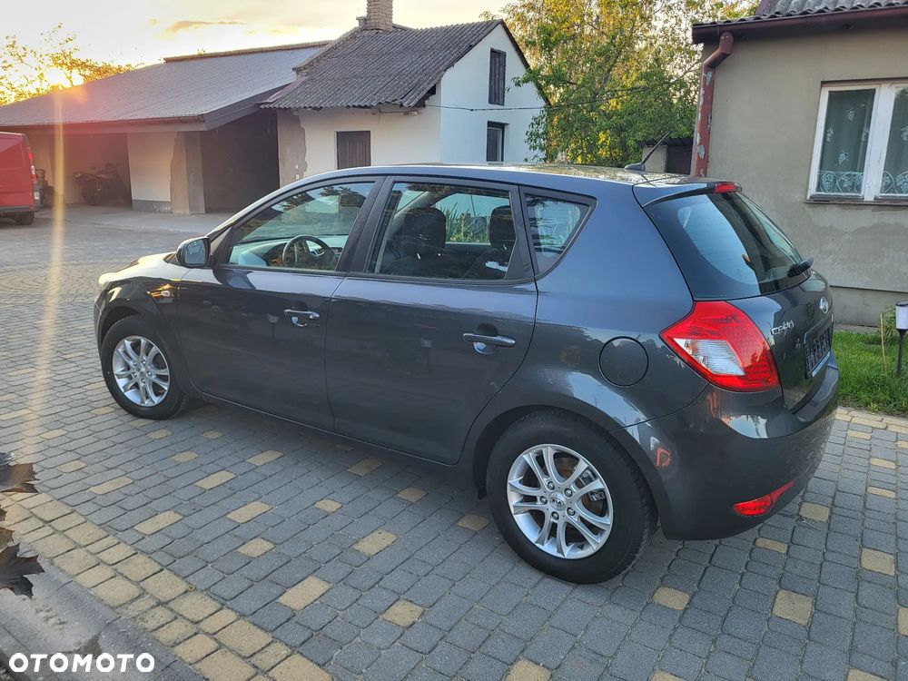 Kia Ceed 1.4 Comfort + - 17