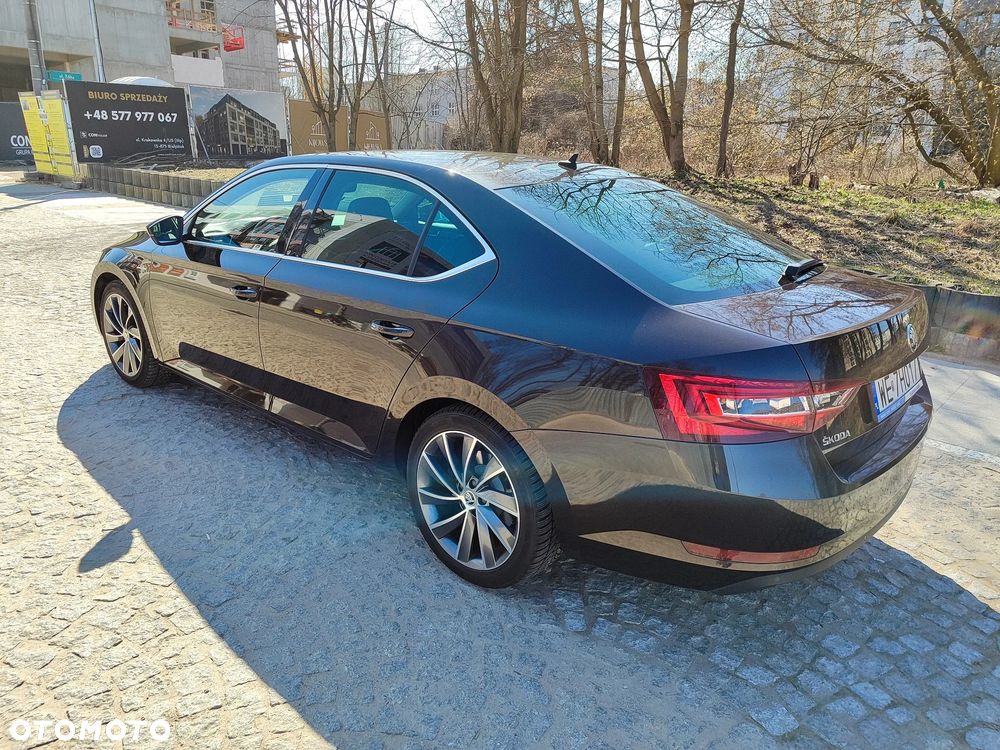 Skoda Superb 2.0 TDI L&K DSG - 13