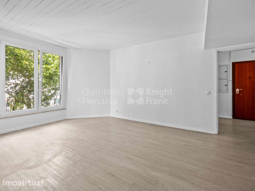 Apartamento T2 para remodelação no Monte Estoril - Grande imagem: 3/33