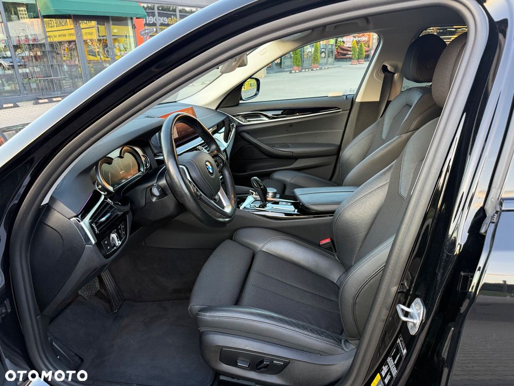 BMW Seria 5 530e iPerformance Sport Line sport - 17
