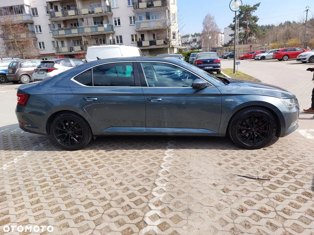 Skoda Superb 2.0 TDI 4x4 L&K DSG - 3
