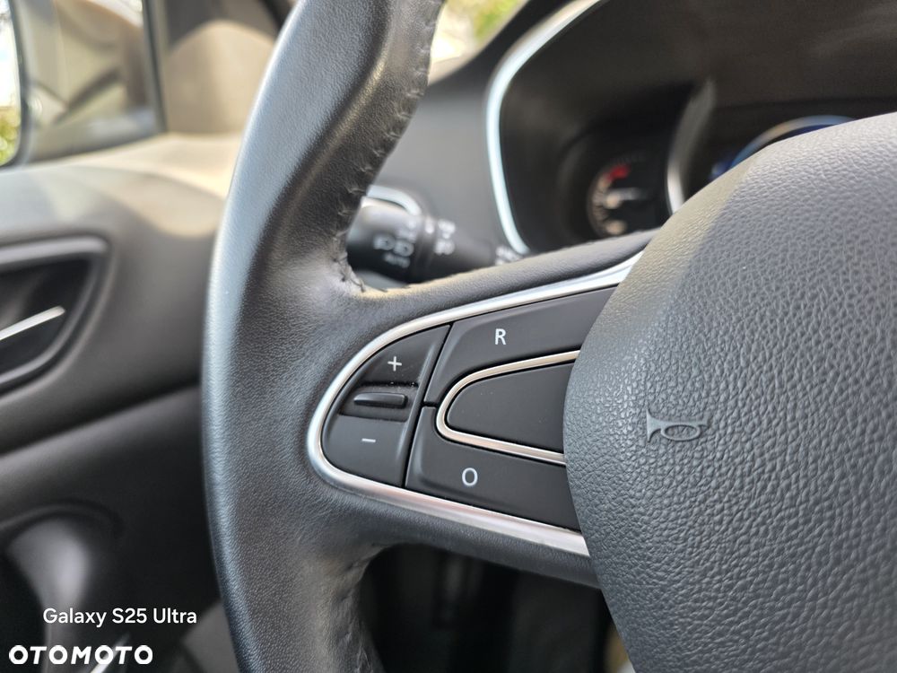 Renault Megane ENERGY TCe 100 EXPERIENCE - 18