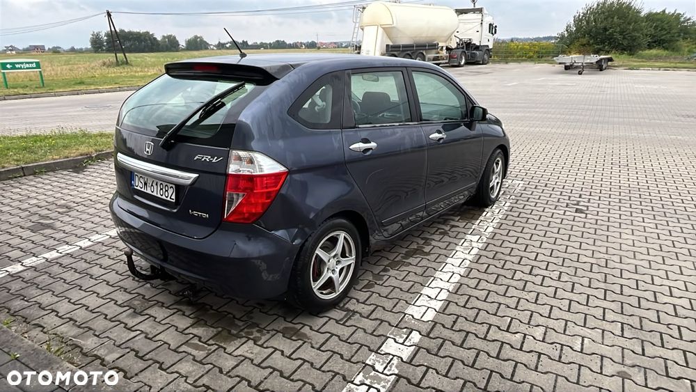 Honda FR-V - 8