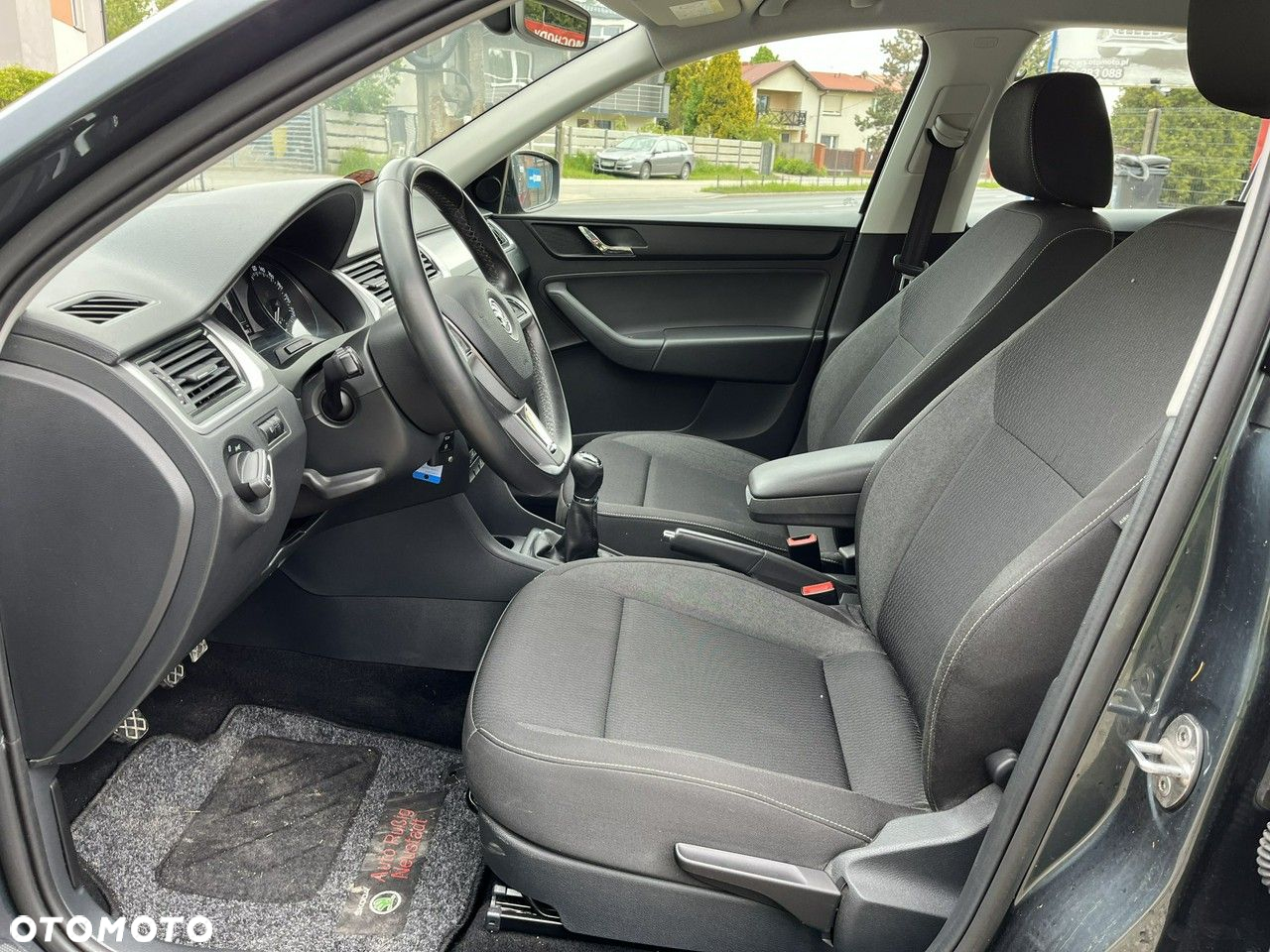 Skoda RAPID - 19