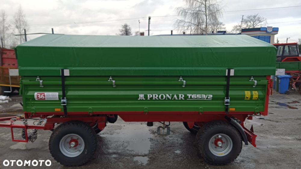 Pronar Przyczepa dwuosiowa paletowa Pronar PT-610 -10-ton, Przyczepa Pronar PT-653/2 - 6-ton z mechanizmem trójstronnego wywrotu, nadstawy, plandeka, balkon - 21