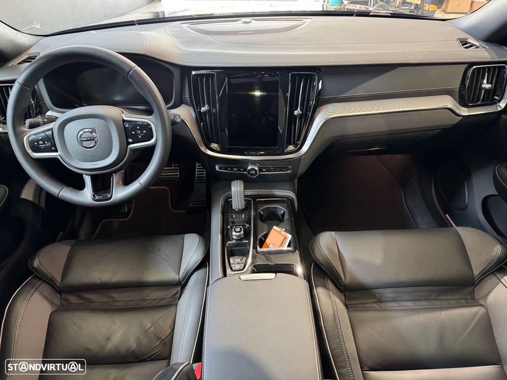 Volvo V60 2.0 T6 AWD TE R-Design - 28