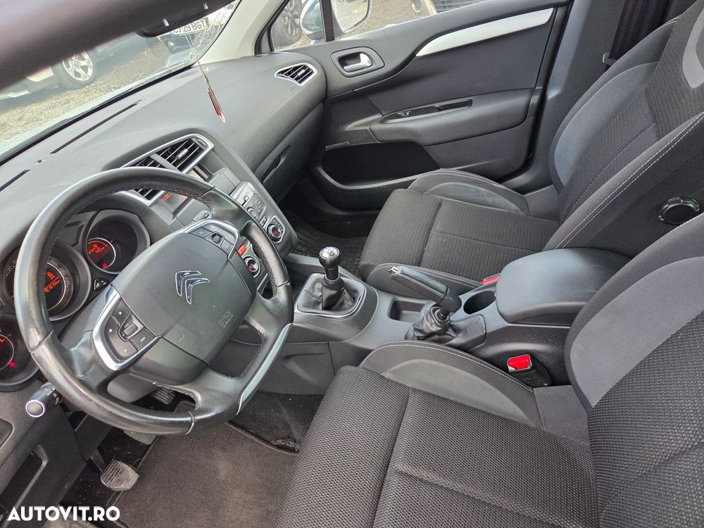 Citroën C4 1.6 16V Confort - 11