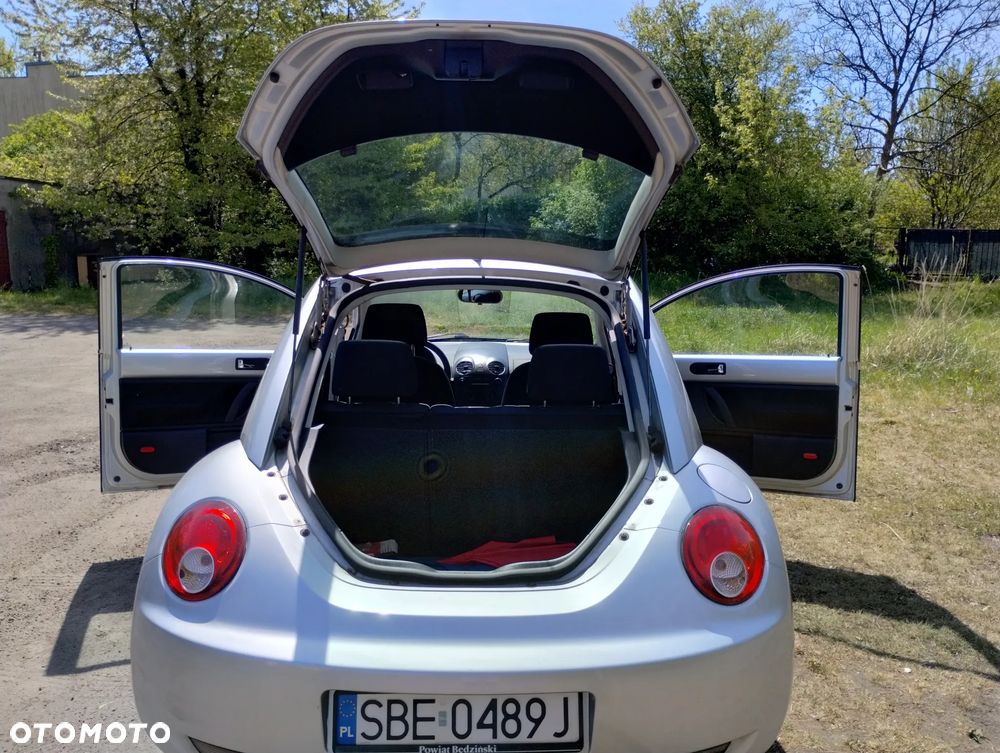 Volkswagen New Beetle 1.6 - 8