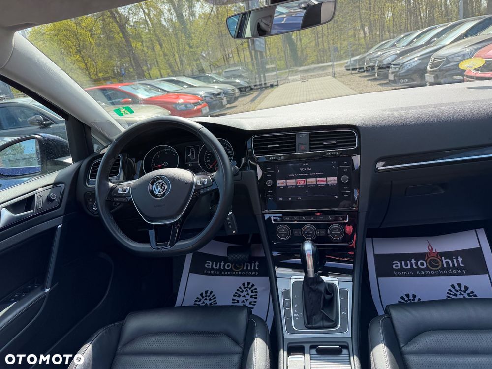 Volkswagen Golf - 22