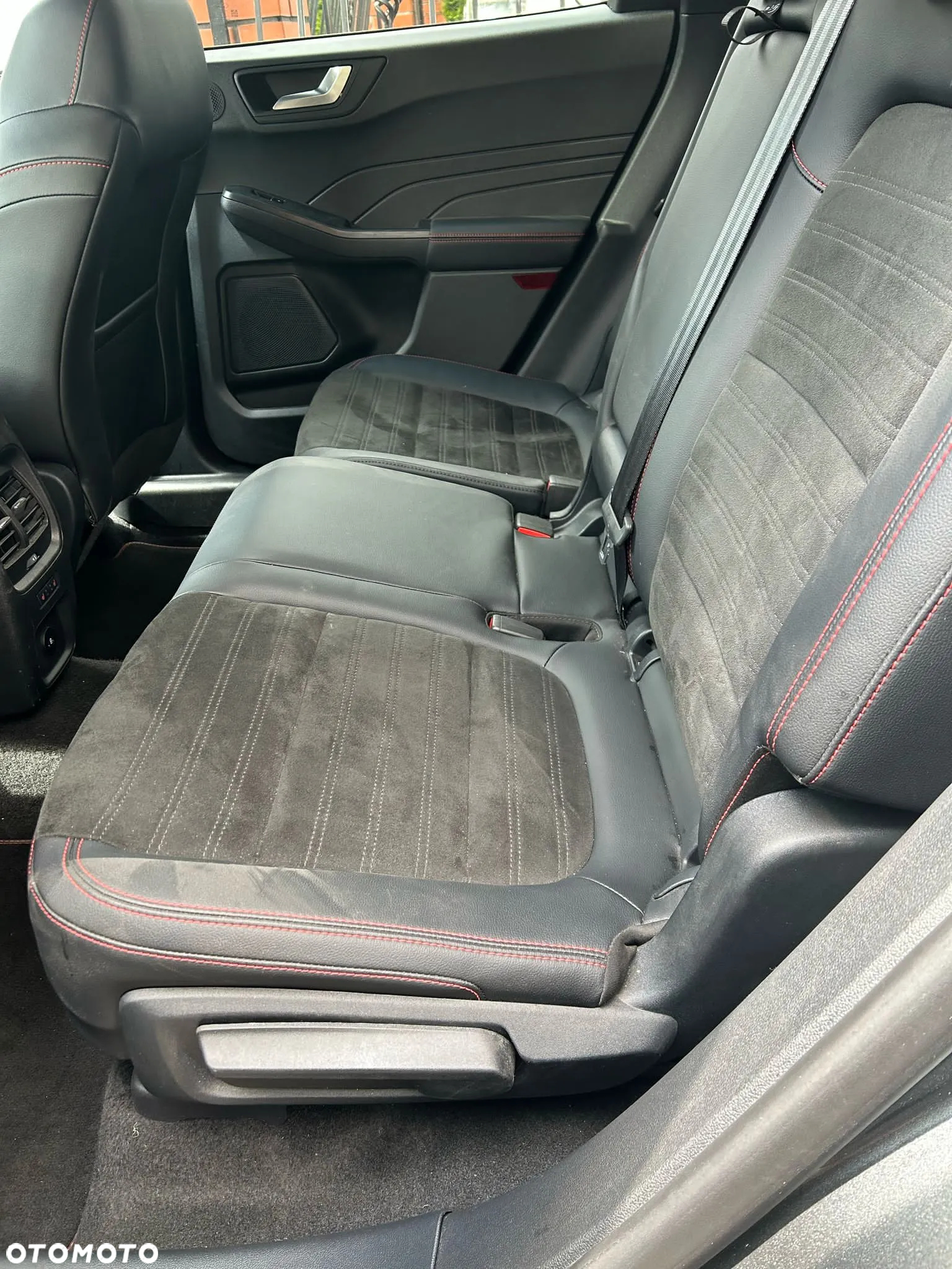 Ford Kuga 1.5 EcoBoost FWD ST-Line - 16