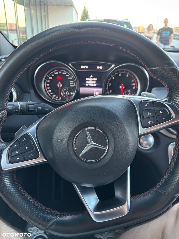 Mercedes-Benz CLA 220 4-Matic AMG Line - 24
