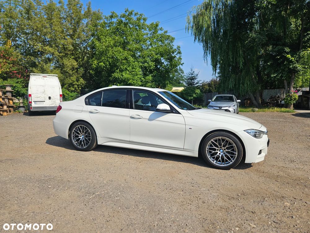 BMW Seria 3 320d M Sport - 2