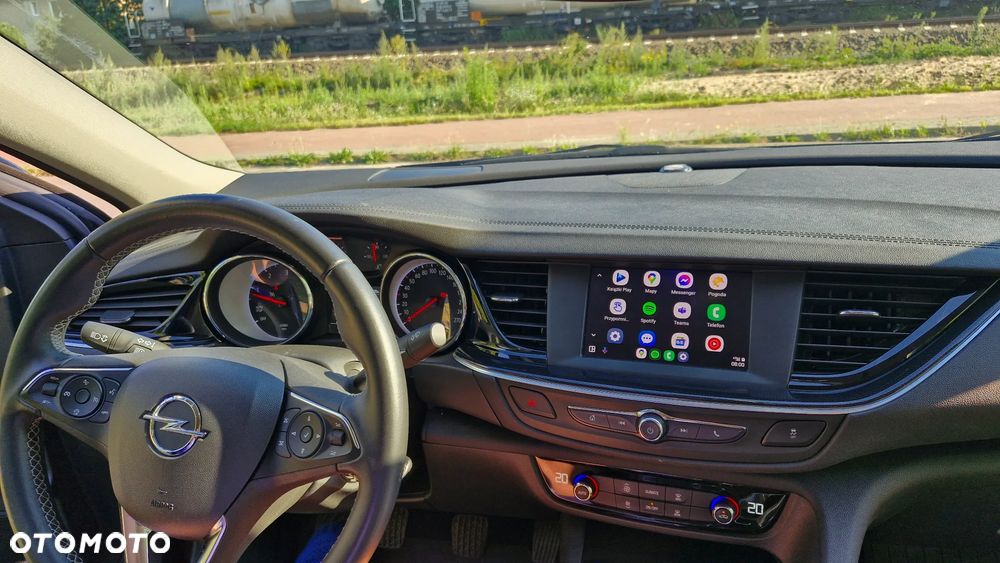 Opel Insignia - 12