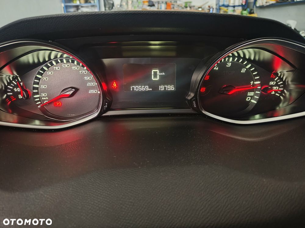 Peugeot 308 1.6 BlueHDi Allure S&S - 4