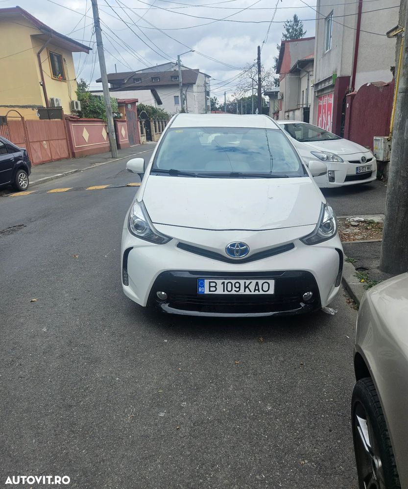 Toyota Prius+ (Hybrid) - 1