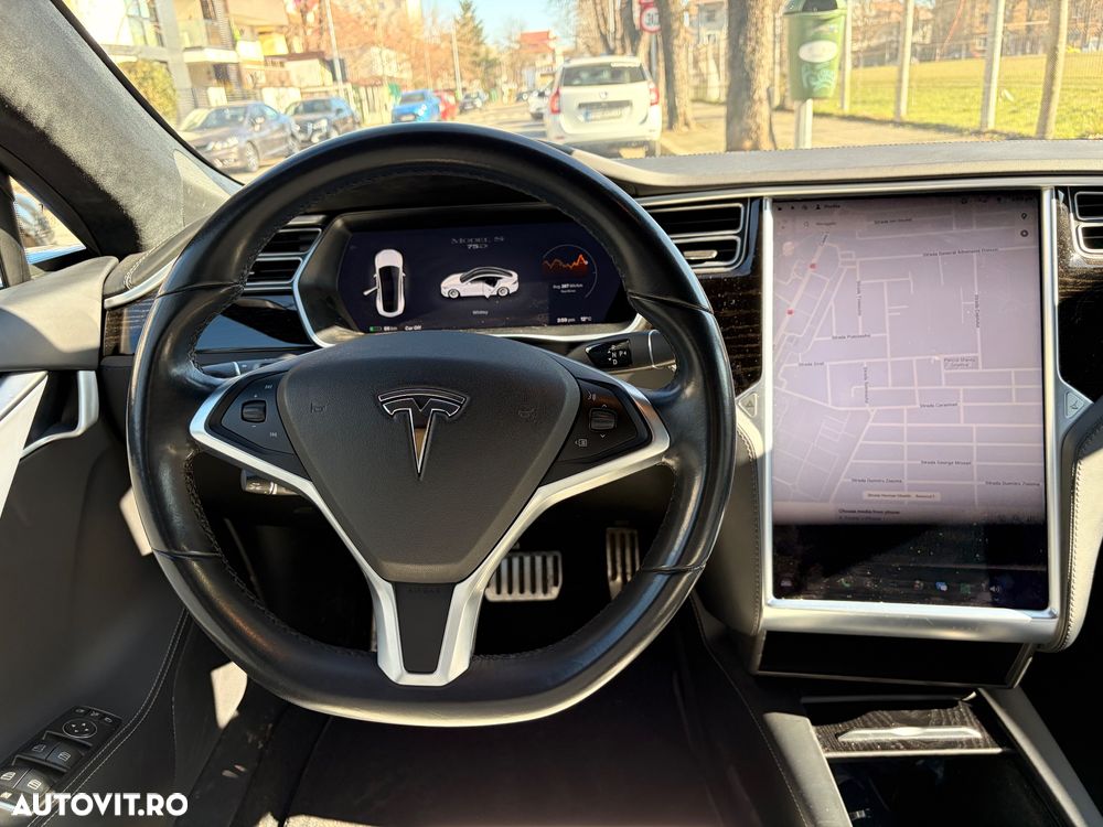 Tesla Model S - 14