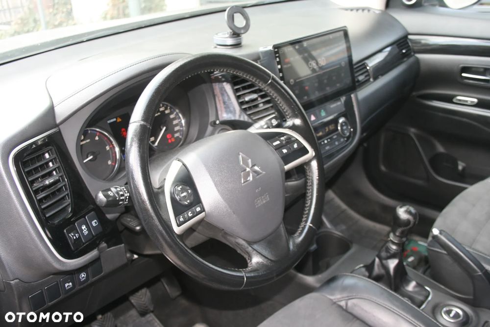 Mitsubishi Outlander 2.2 DID Intense - 17