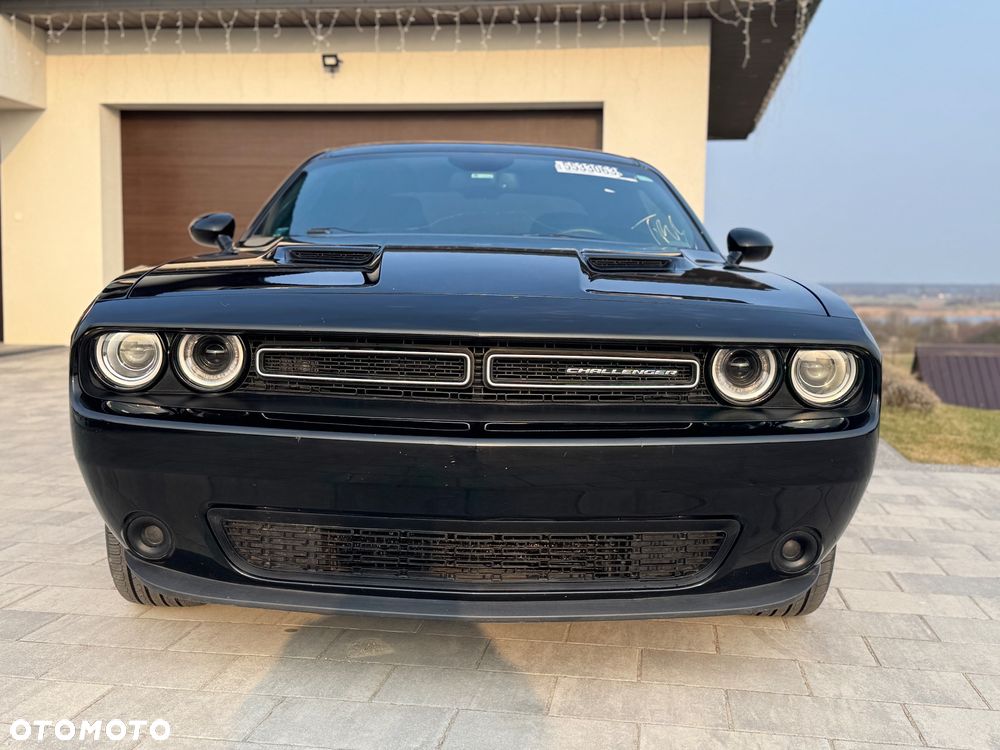 Dodge Challenger - 2