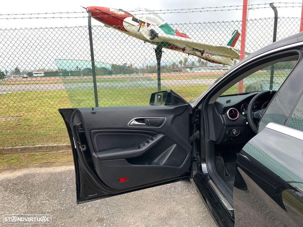 Mercedes-Benz CLA 200 d Shooting Brake AMG Line Aut. - 39