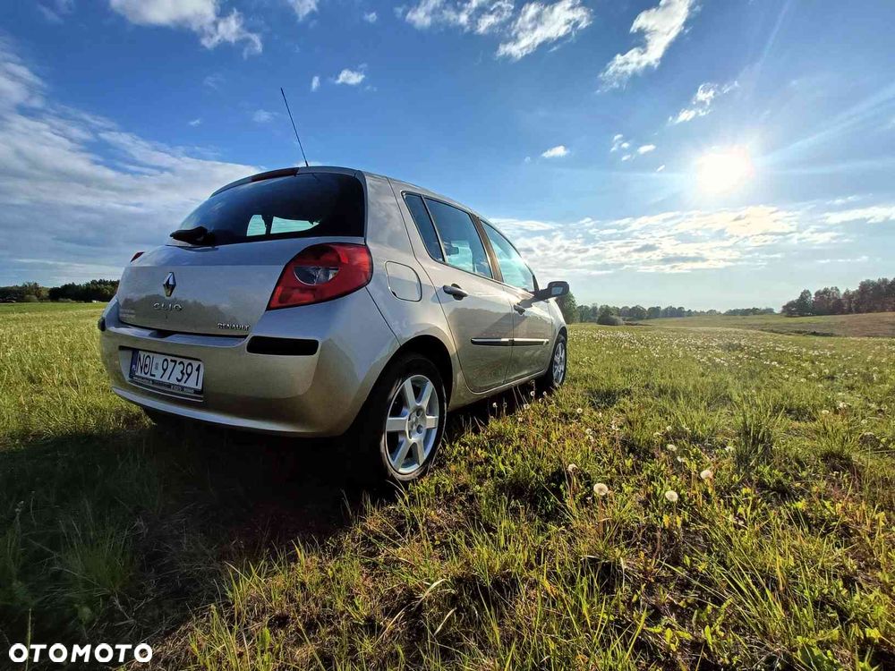 Renault Clio 1.2 16V Dynamique - 9