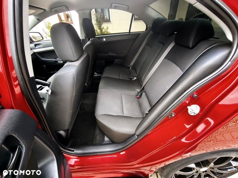 Mitsubishi Lancer - 7