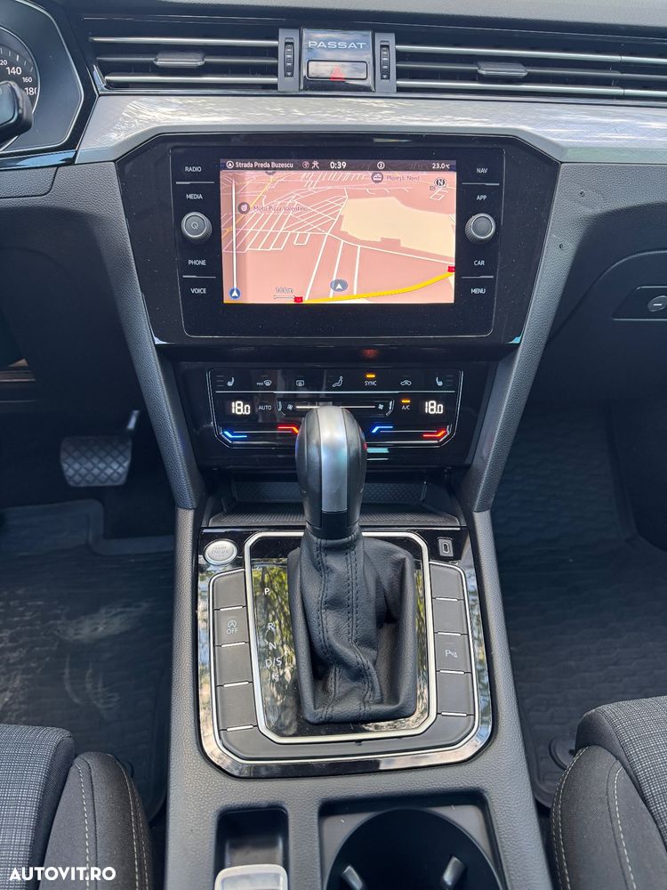 Volkswagen Passat Variant 2.0 TDI SCR DSG Elegance - 5