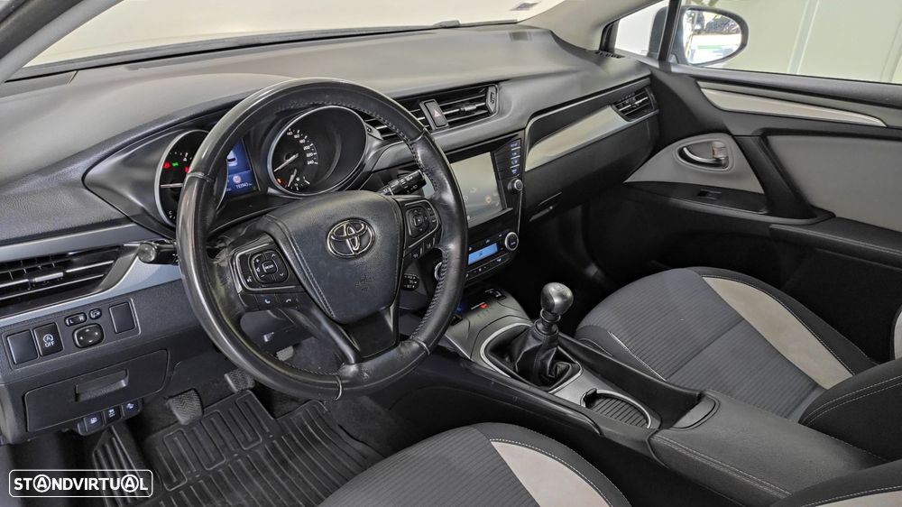 Toyota Avensis Touring Sports 2.0 D-4D Exclusive+GPS - 5