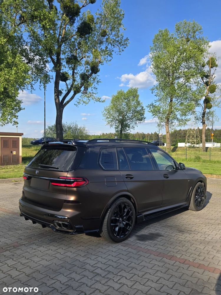 BMW X7 xDrive40d mHEV Individual Edition sport - 17