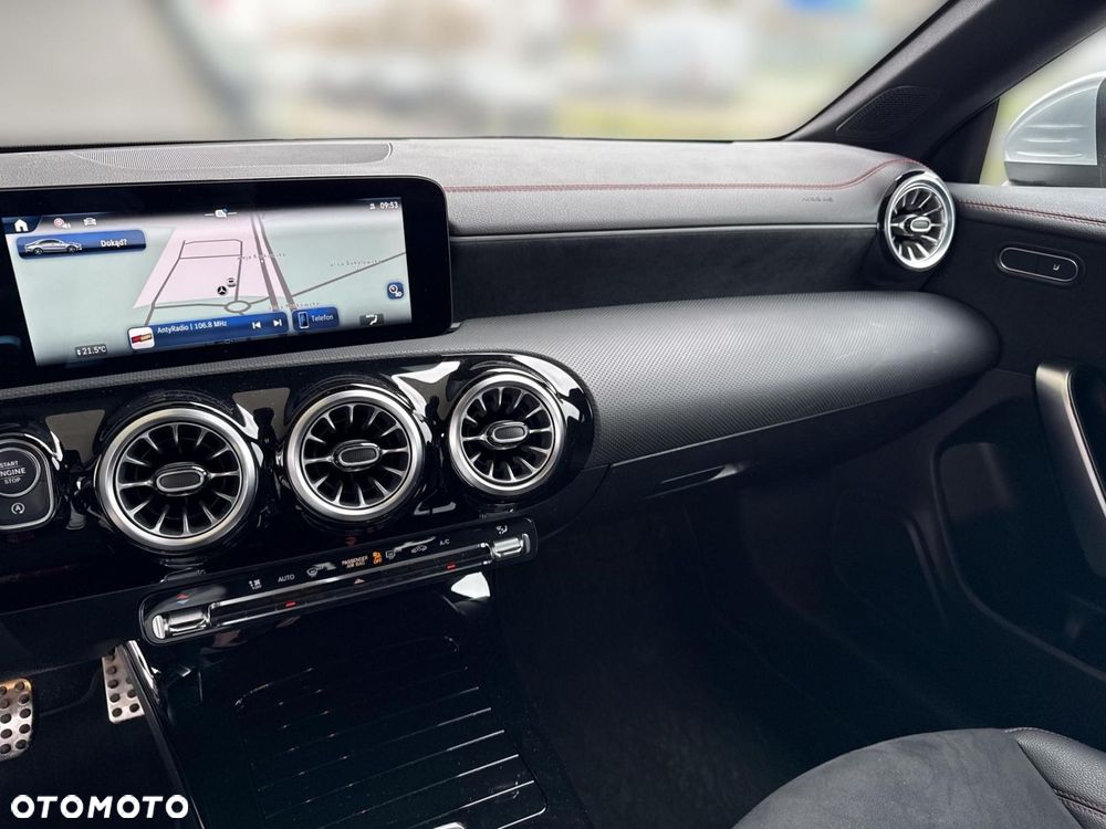 Mercedes-Benz CLA - 13